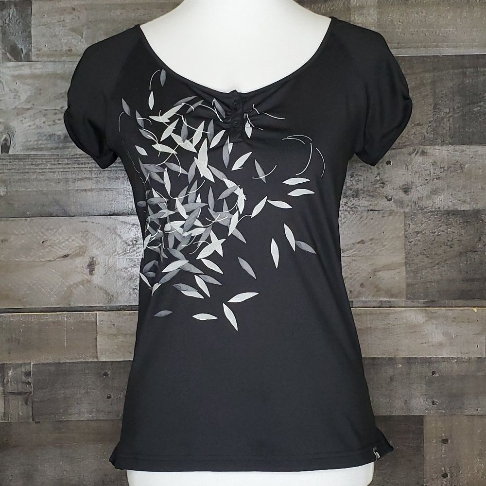 Vapor Wick Top North Face Graphic Tee S